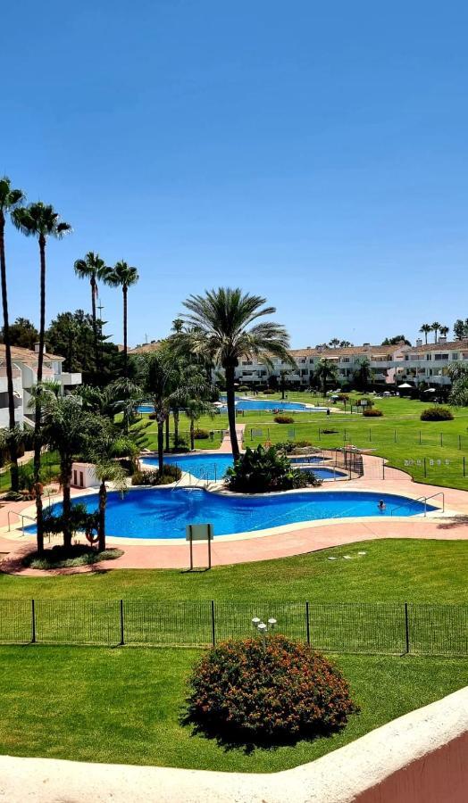 Апартаменты Mijas Holiday Фуэнхирола Экстерьер фото