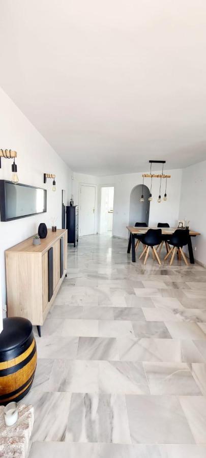 Апартаменты Mijas Holiday Фуэнхирола Экстерьер фото