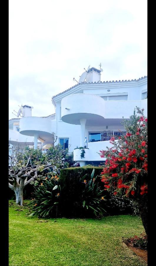 Апартаменты Mijas Holiday Фуэнхирола Экстерьер фото
